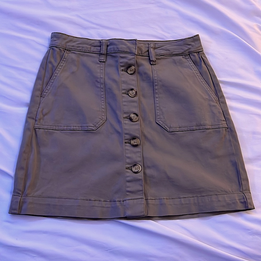 Green a-line skirt from Versona.